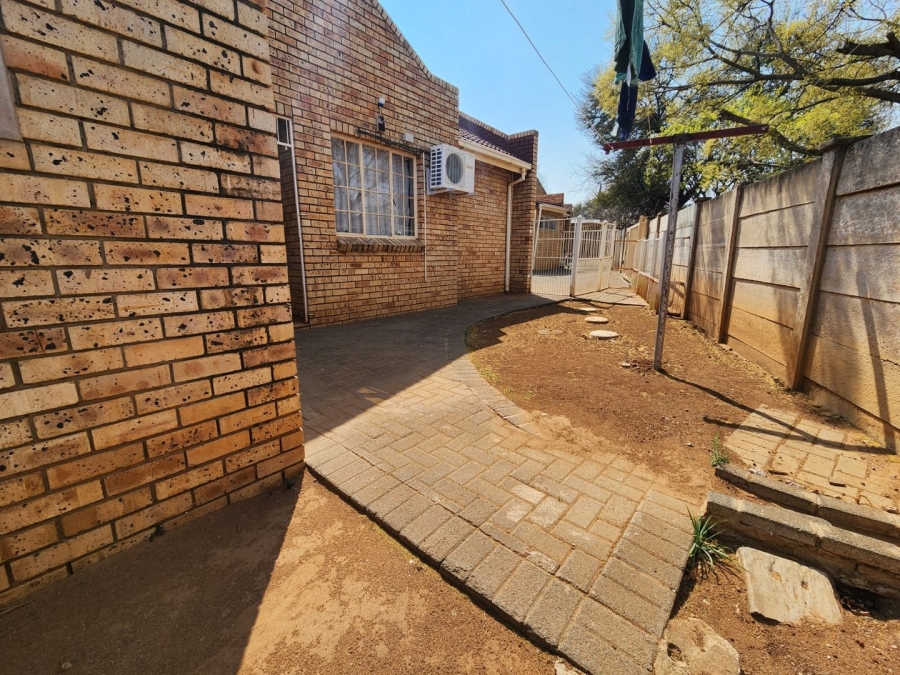 3 Bedroom Property for Sale in Uitsig Free State